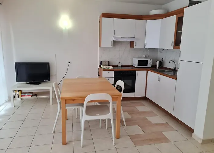 Estrella Del Sur カジャオ・サルバヘ